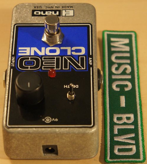 Electro Harmonix Neo Clone Analog Chorus Guitar Effects Pedal Black/Blue