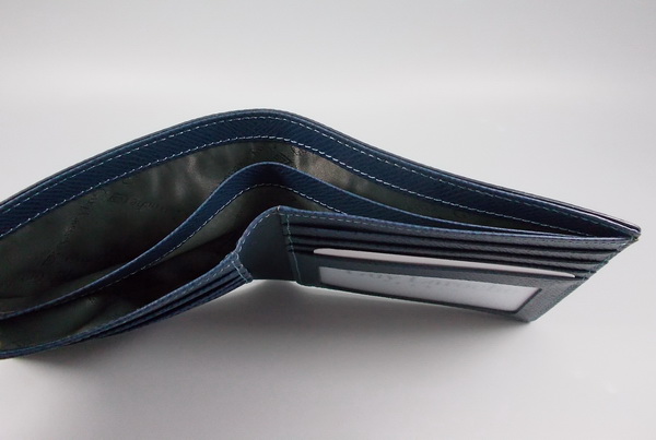 กระเป่๋าสตางค์ Guy Laroche กรม ใหม่ แท้