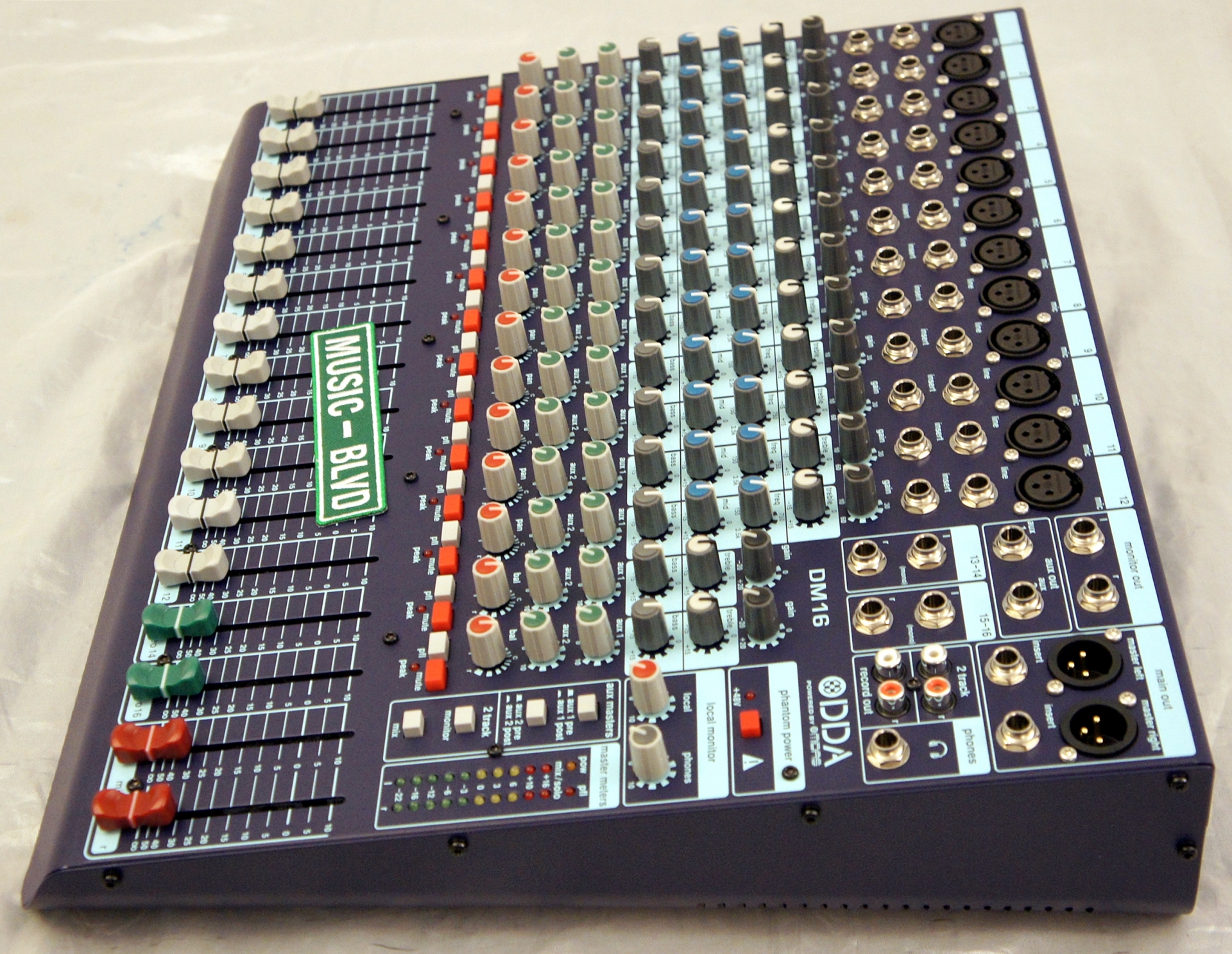 Midas DDA DM16 16-channel Mixer