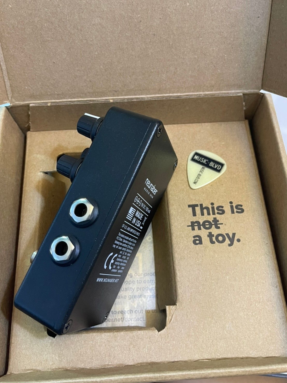 Neunaber Immerse Reverberator Pedal