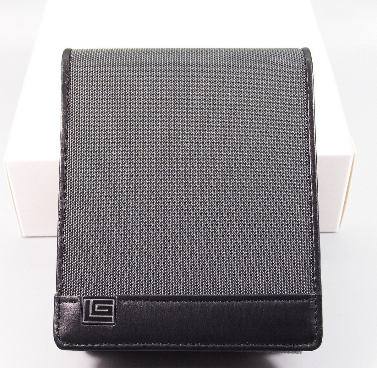 กระเป๋าสตางค์ Guy Laroche บอร์นดำ ใหม่ แท้