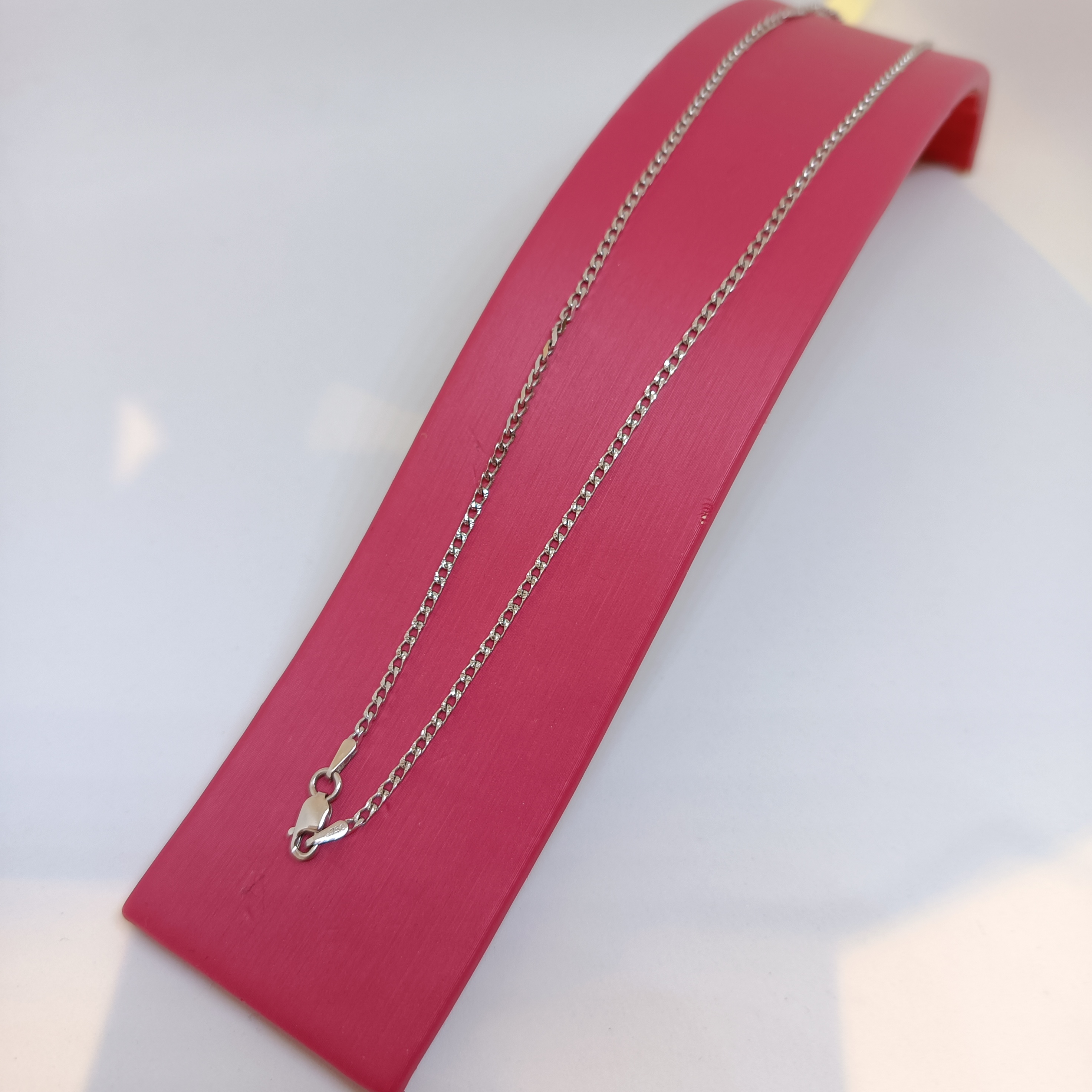 สร้อยคออิตาลี่ ลายโซ่แบนขนาดกระทัดรัด ความยาว16นิ้ว สำหรับสุภาพสตรีครับ