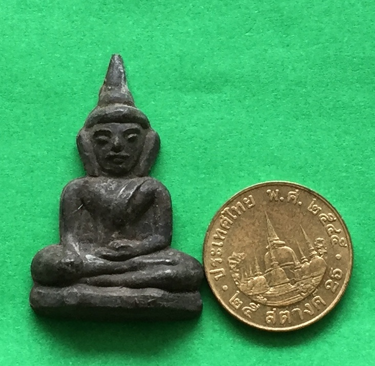 พระพิมพ์ ท่ากระดาน หลวงพ่อลำใย วัดทุ่งลาดหญ้า จ.กาญจนบุรี หลังยันต์ เนื้อชินสัมฤทธิ์ พระแท้สวย สนใจโทรสอบถามที่ 0619783836.. 0805587175 ส่งEMSในประเทศฟรีคะ