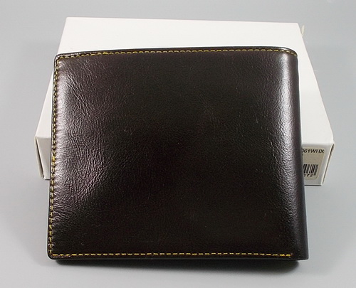 กระเป๋าสตางค์ Guy Laroche ดาร์คช็อคโกแลต-เหลือง ใหม่ แท้