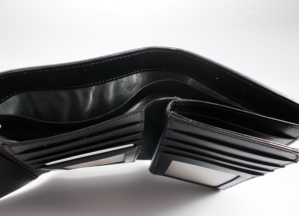 กระเป๋าสตางค์ Guy Laroche กรมเมทาลิก-ดำ ใหม่ แท้