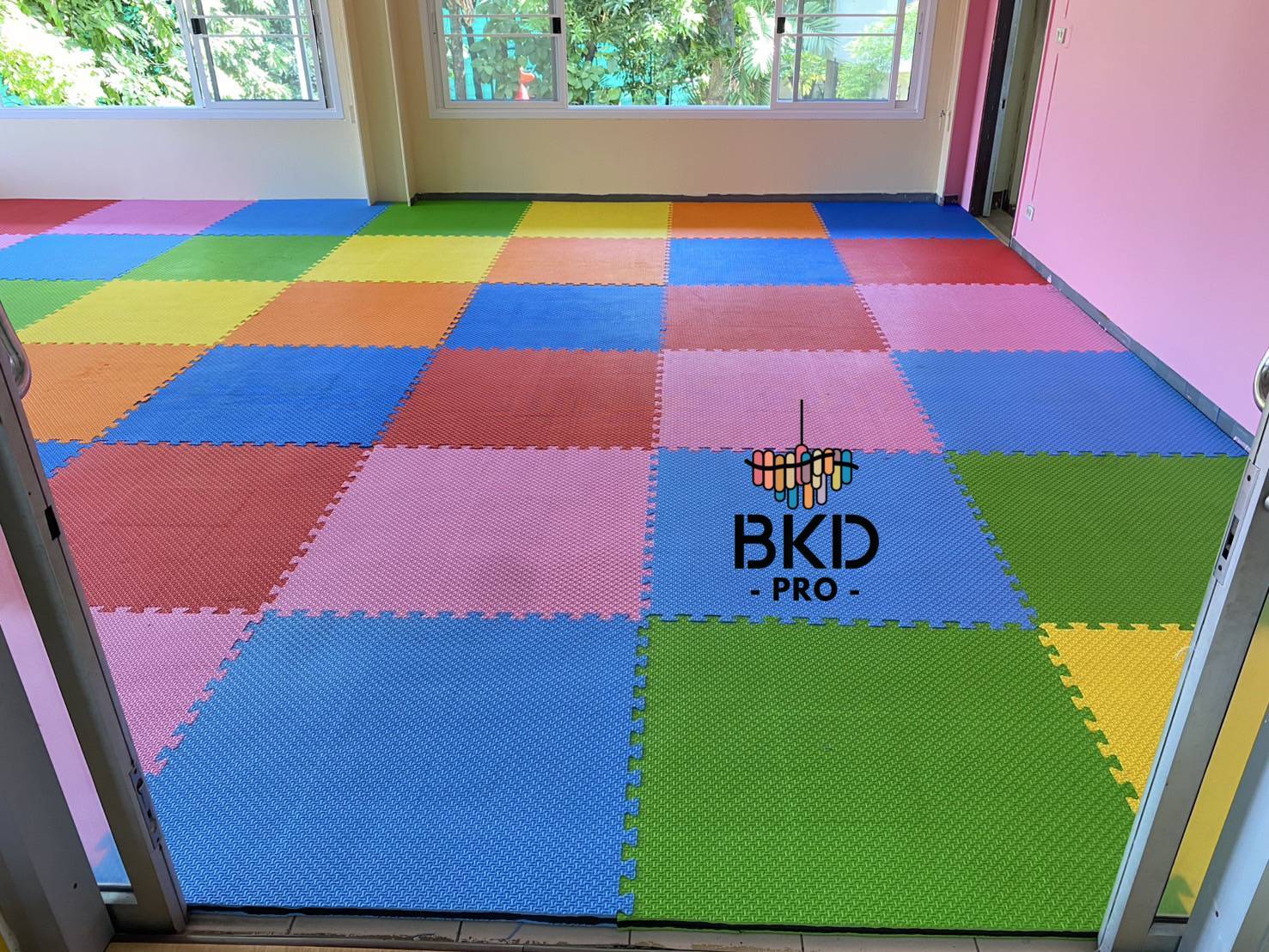 แผ่นโฟมยางจิ๊กซอว์ EVA งานไทยเกรดA แผ่นยางงานในร่ม ขนาดแผ่น100x100x4.5 ซม. หนา 45 มม. ,แผ่นกันกระแทก,โฟมยางปูพื้น,จิ๊กซอว์ปูพื้น, ปูกับห้องเด็ก ห้องออกกำลังกาย ค่ายมวย โรงยิม