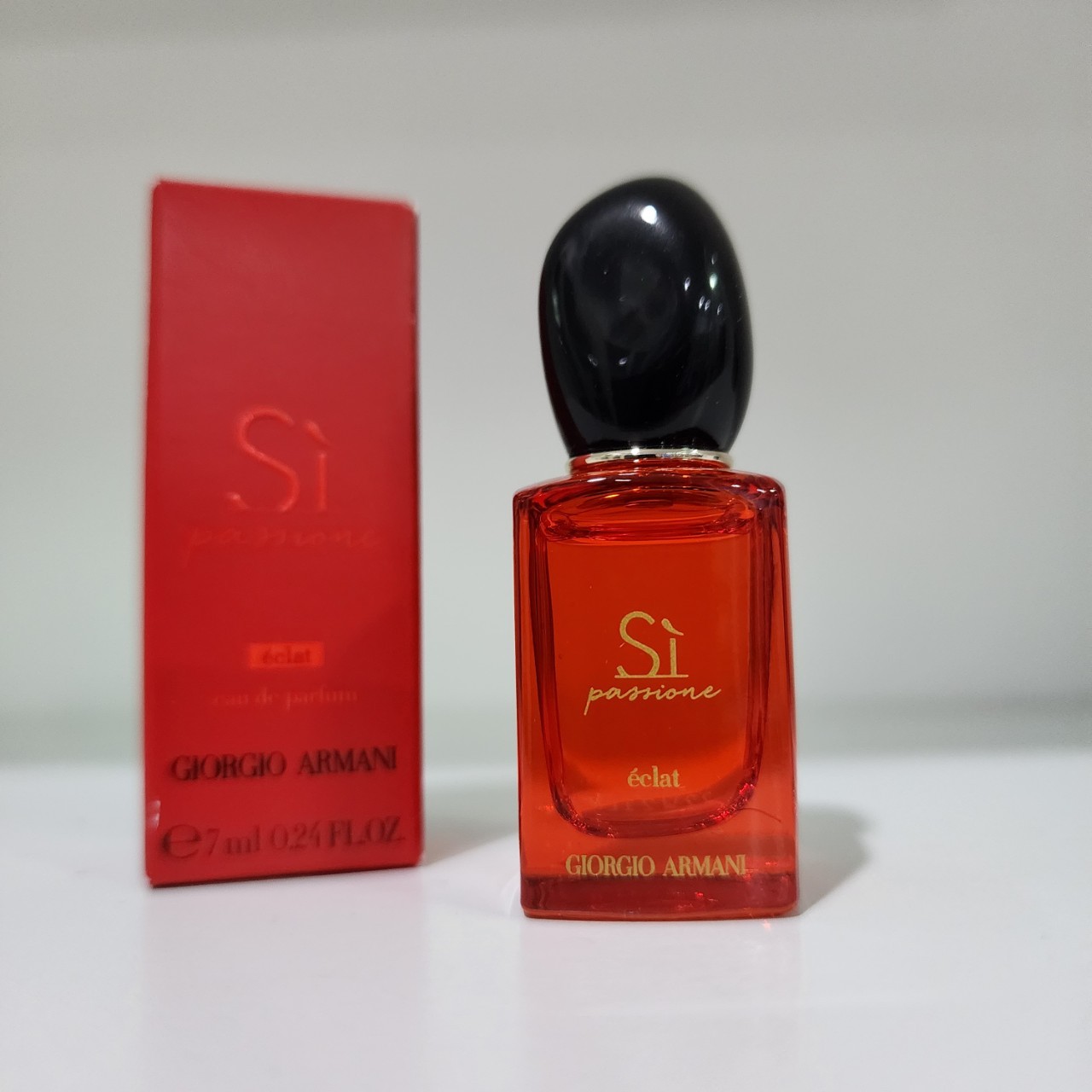 น้ำหอมจิ๋วมินิ Giorgio Armani Si Passione Eclat EDP 7ml แบบแต้มมีกล่อง ( Mini Perfume น้ำหอมขนาดพกพา)
