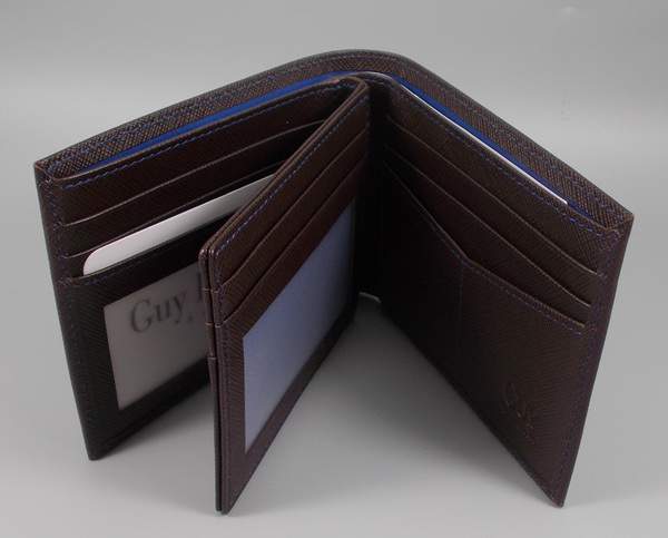 กระเป๋าสตางค์ Guy Laroche ดาร์คช็อคโกแลต ใหม่ แท้