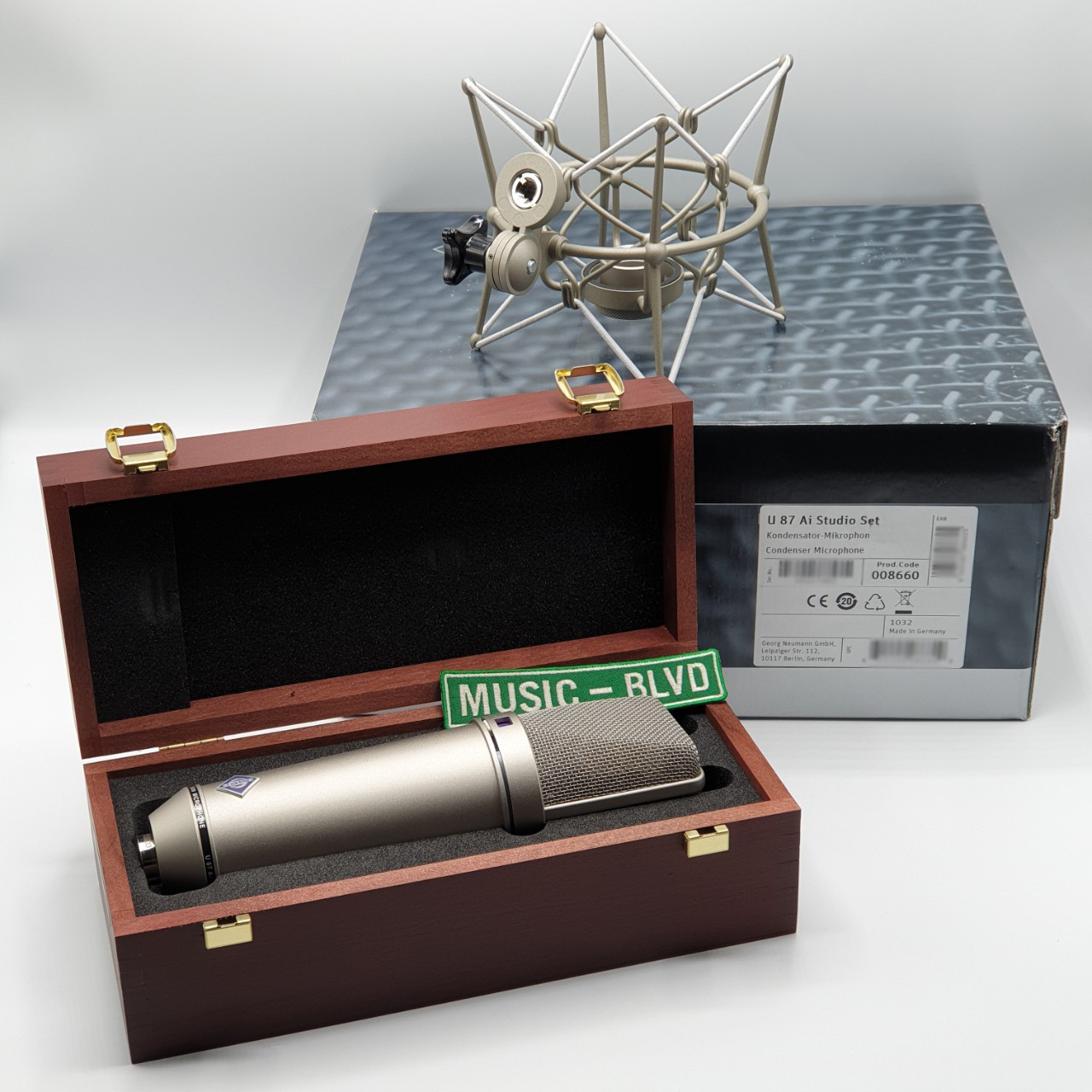 Neumann U 87 Ai Large-Diaphragm Multipattern Condenser Microphone (Studio Set, Nickel)