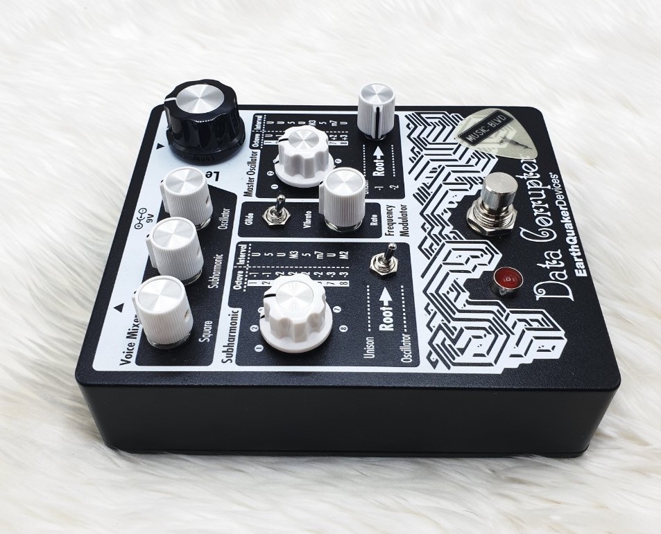 EarthQuaker Devices Data Corrupter Modulated Monophonic PLL Harmonizer