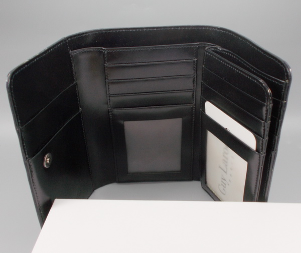 กระเป๋าสตางค์ Guy Laroche กรมท่า ใหม่ แท้