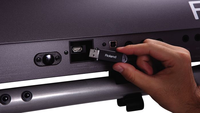 Roland VR-700 Combo Organ