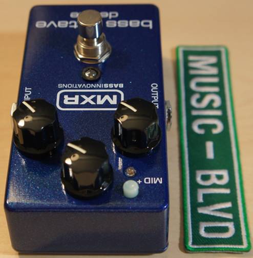 MXR M288 Bass Octave Deluxe Effects Pedal (Blue Sparkle)