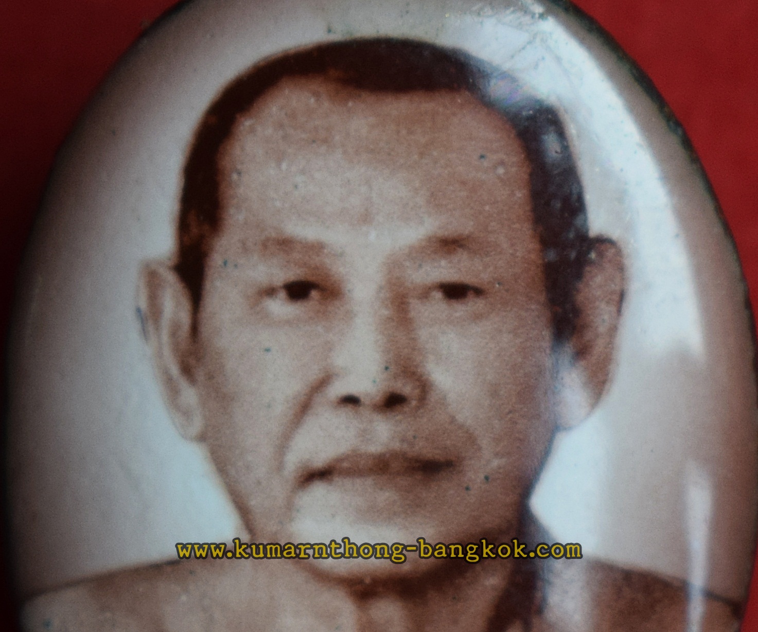 ล็อกเก็ต รูปเหมือนหลวงพ่อจืด วัดโพธิเศรษฐีวนาราม จ.นครปฐม หลังต่อเงินต่อทอง ตะกรุดคู่ ฉากซีเปีย ขนาดห้อยคอ ของแท้จากวัด