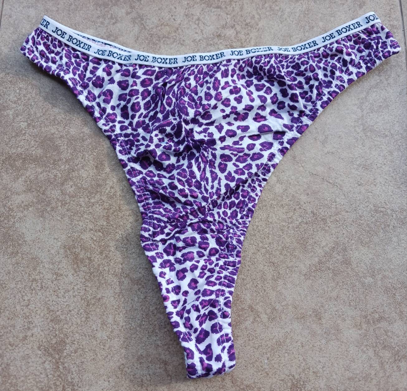 สต็อก จีสตริง เอวสูง จำนวน 2,150 ตัว ราคาเหมา 5 บาท/ตัว