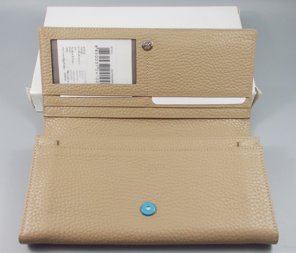 กระเป๋าสตางค์ Guy Laroche เบจ ใหม่ แท้