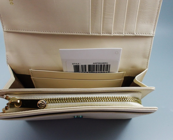 กระเป๋าสตางค์ Guy Laroche เบจ ใหม่ แท้