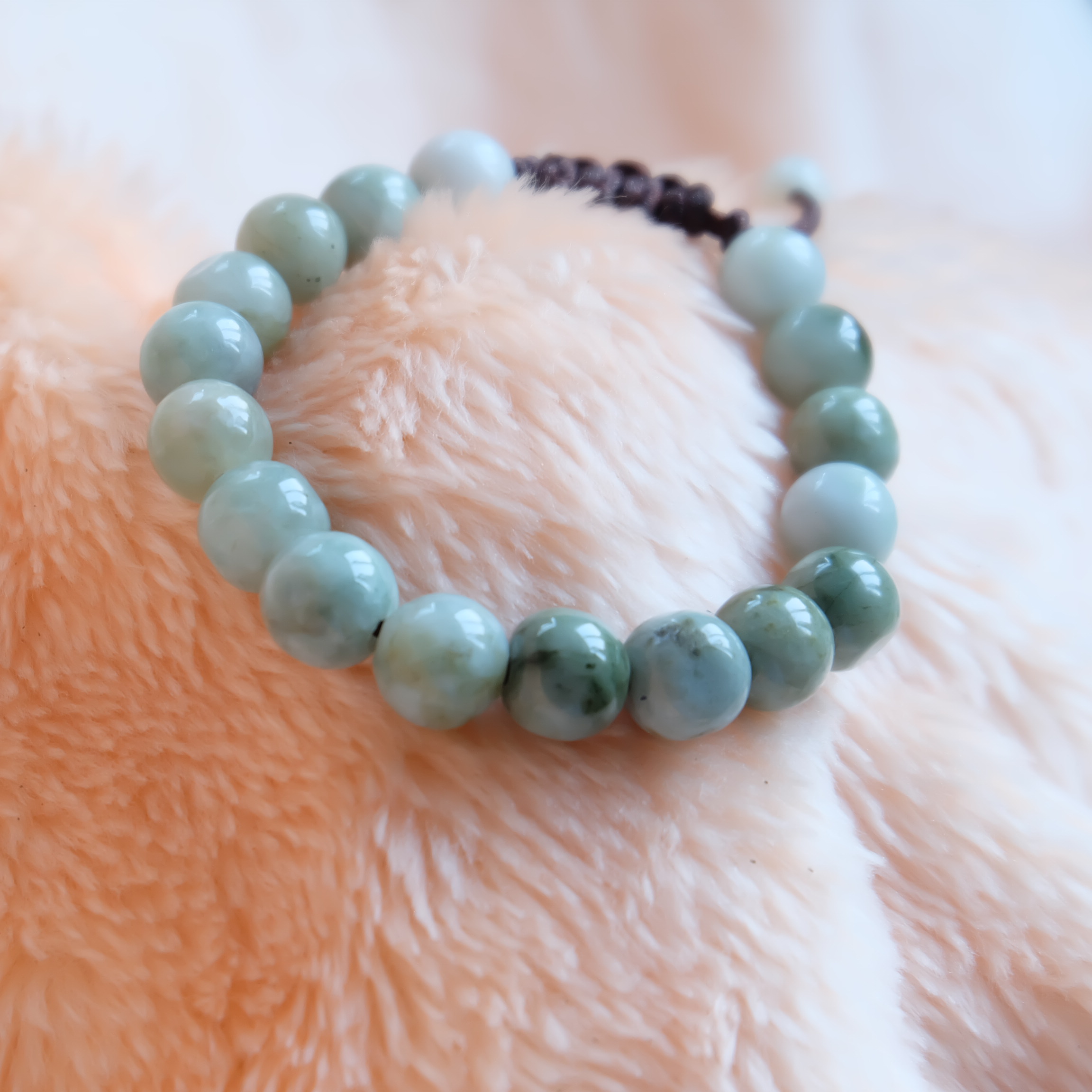สร้อยข้อมือลูกปัดหยกแท้ 9-11 มิล หยกแท้ หยกพม่า หยกคละสี เชือกดึง รอบข้อมือ 17-19 ซม. มีรอย