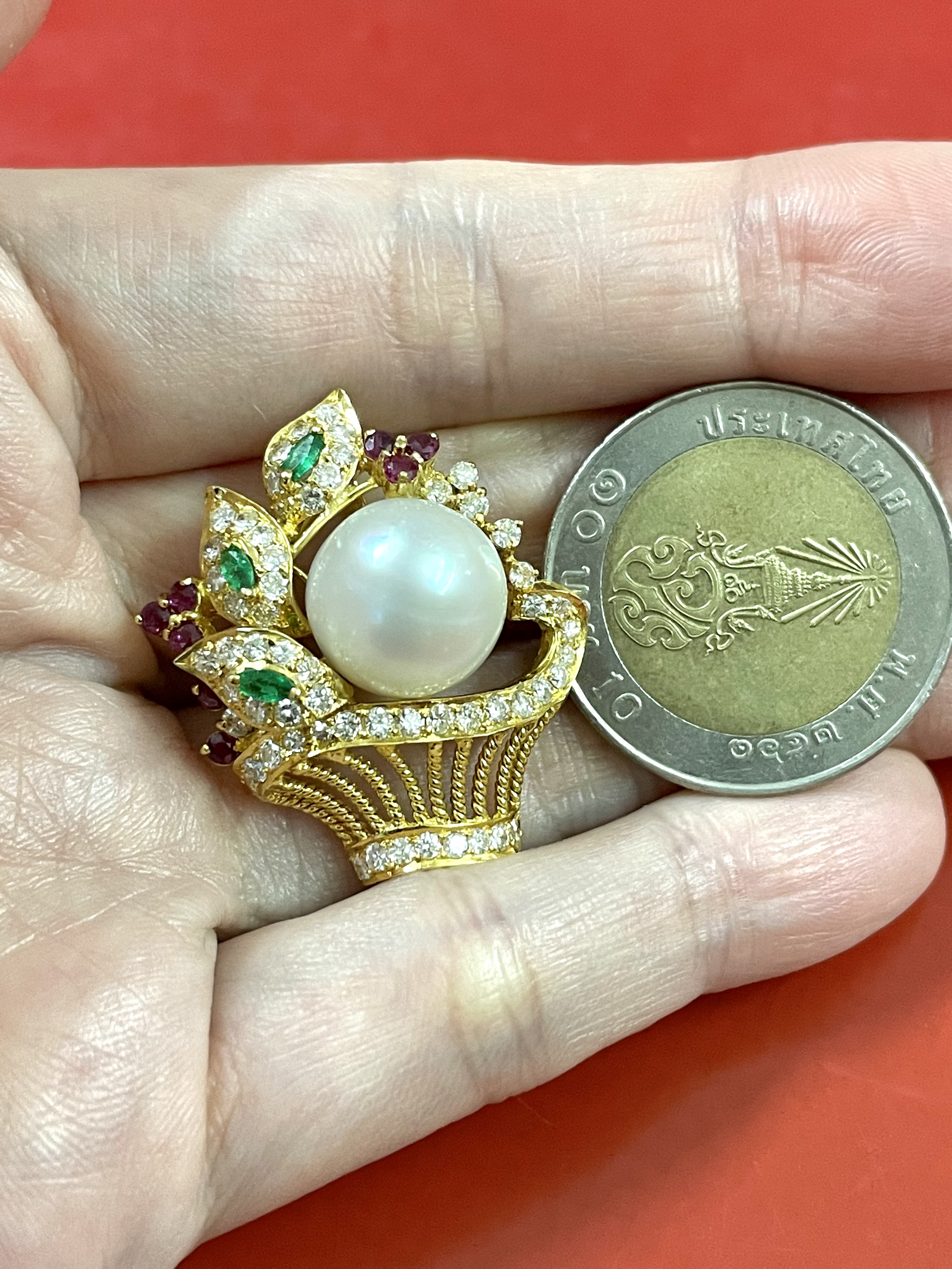 จี้/เข็มกลัด กระเช้าดอกไม้ มุก เพชร พลอยสวยๆ