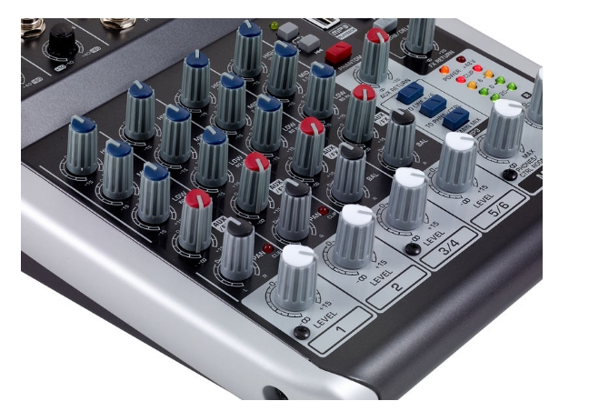 Behringer Xenyx QX602MP3