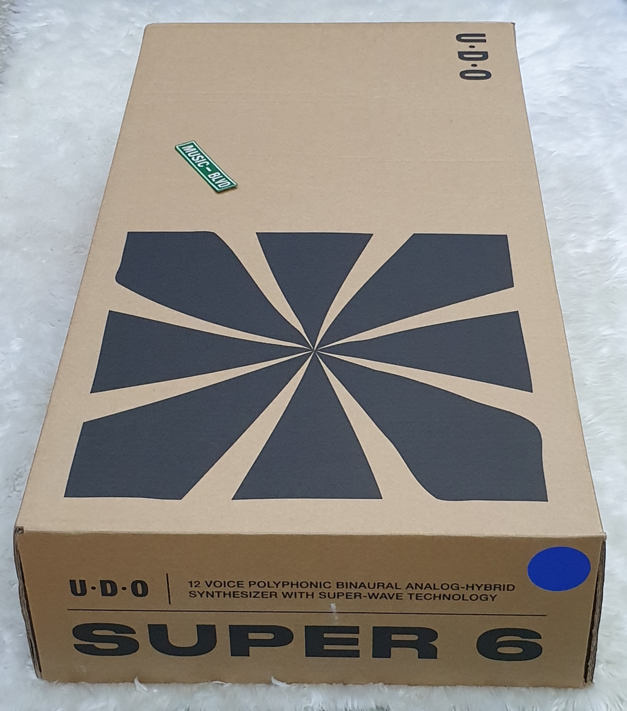 UDO Super 6 Hybrid Polysynth