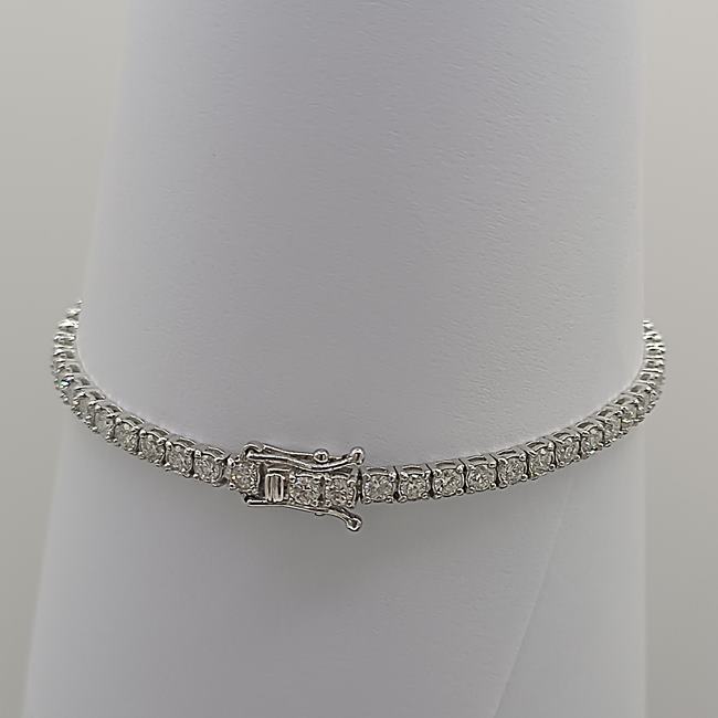 สร้อยข้อมือเพชรน้ำ98 เพชรไซส์8ตัง บนตัวเรือนทอง18K