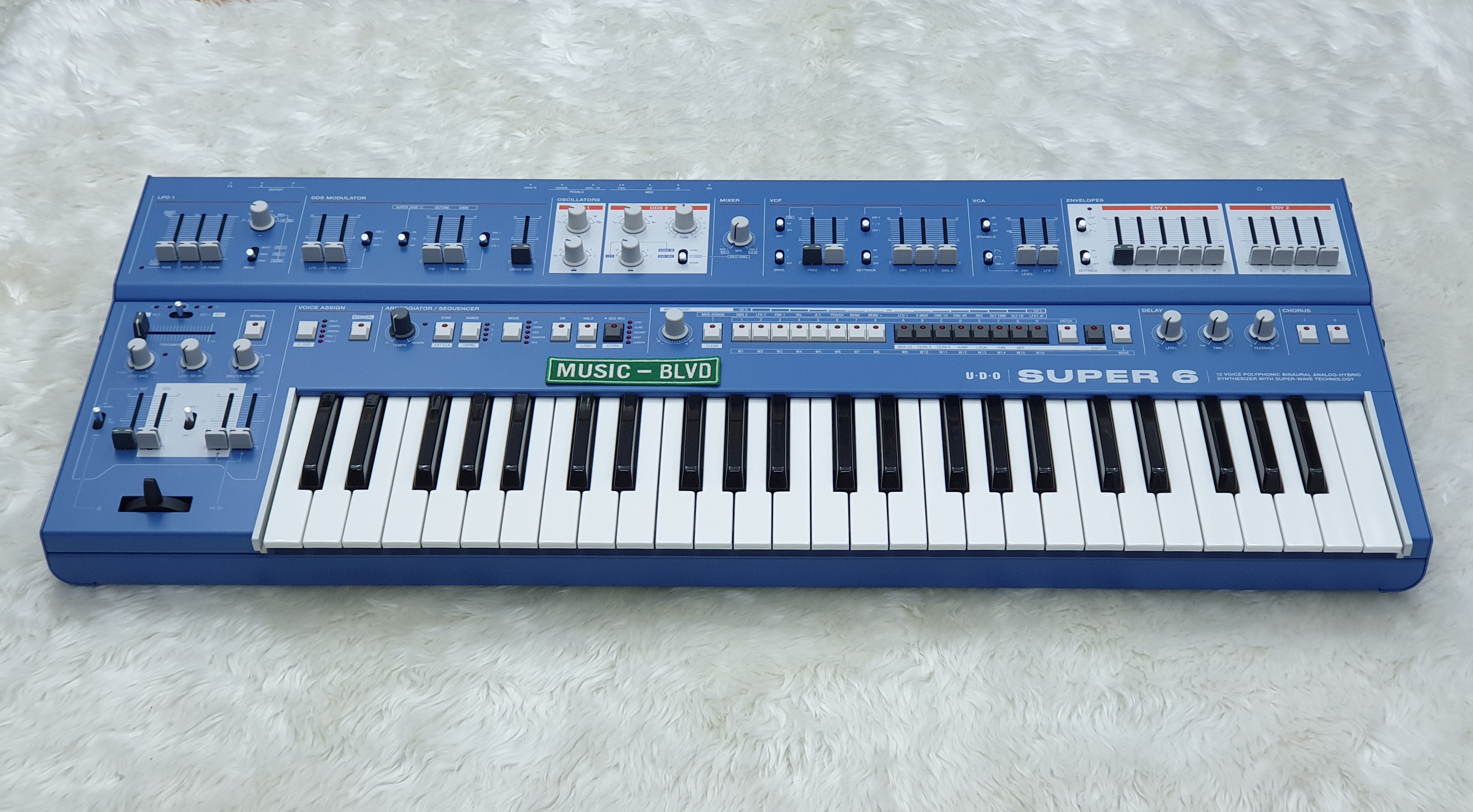 UDO Super 6 Hybrid Polysynth