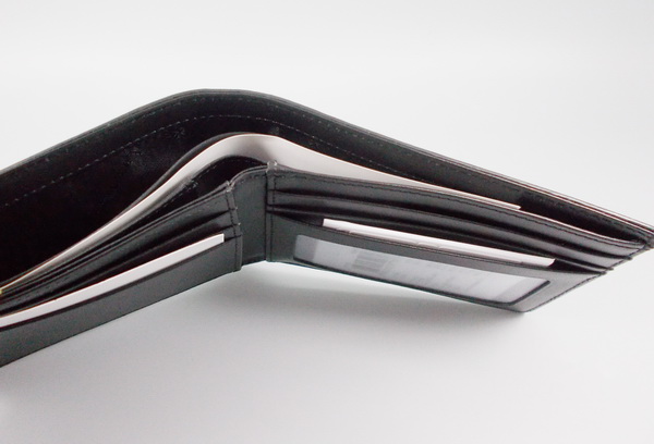 กระเป๋าสตางค์ Guy Laroche ดำ ใหม่ แท้