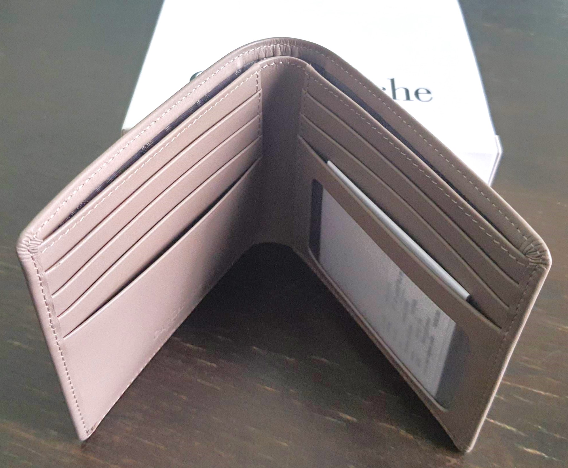 กระเป๋าสตางค์ Guy Laroche เบจ ใหม่ แท้