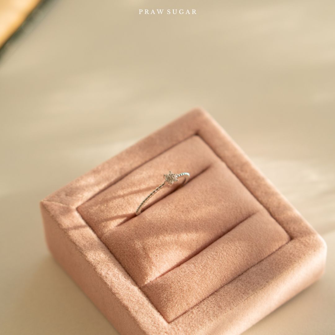 Little Flower Ring - แหวนดอกไม้ขนาดเล็ก (มี 3 สี)