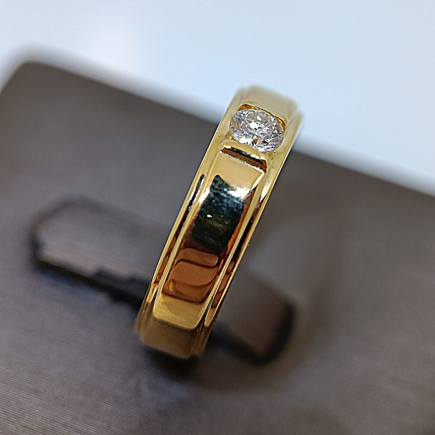 แหวนเพชรเม็ดเดี่ยว สำหรับสุภาพบุรุษ ใช้เป็นแหวนหมั้น แหวนแต่งงานได้เลยครับ