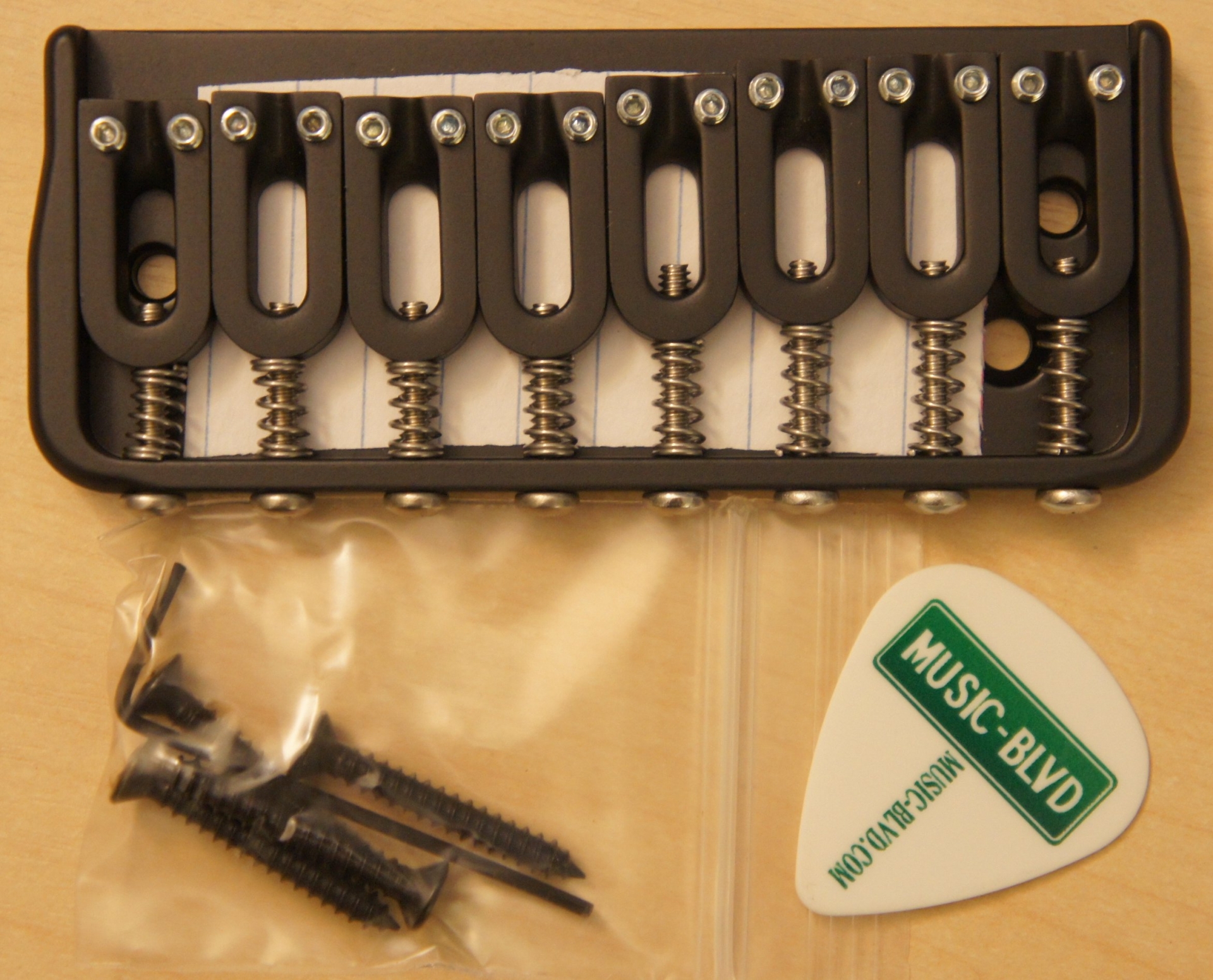 Hipshot 8 string fixed bridge .125