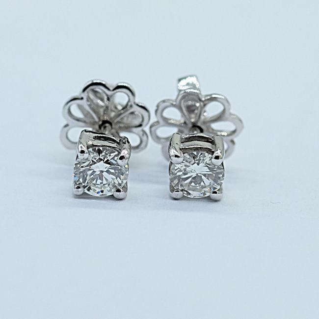 ต่างหูเพชรเม็ดเดี่ยวข้างละ30ตัง แบบ Simple