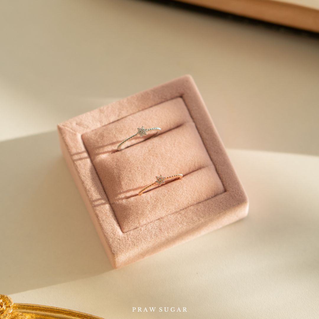 Little Flower Ring - แหวนดอกไม้ขนาดเล็ก (มี 3 สี)
