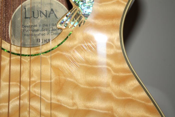 Luna Guitars Fauna Hummingbird Parlor Acoustic-Electric Guitar Quilted Maple with Clear Finish