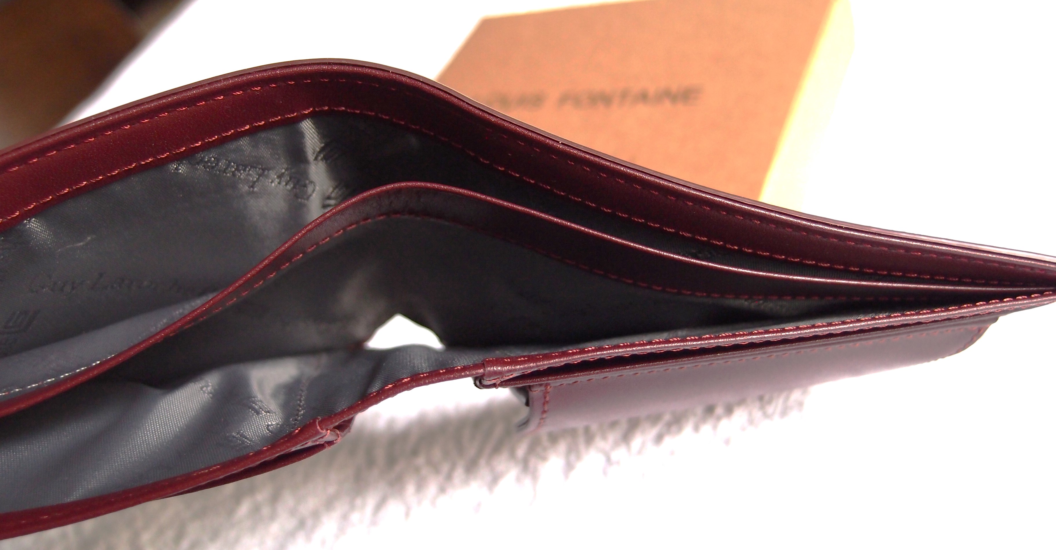 กระเป๋าสตางค์ Guy Laroche แดงเลือดหมู ใหม่ แท้