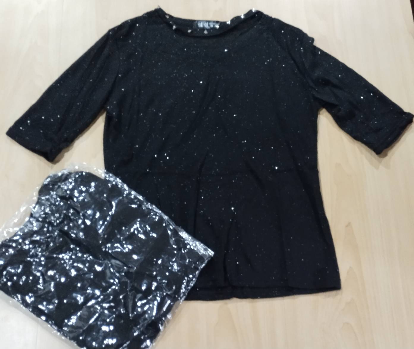 ขายเหมาสต็อก เสื้อมือ1คละแบบ