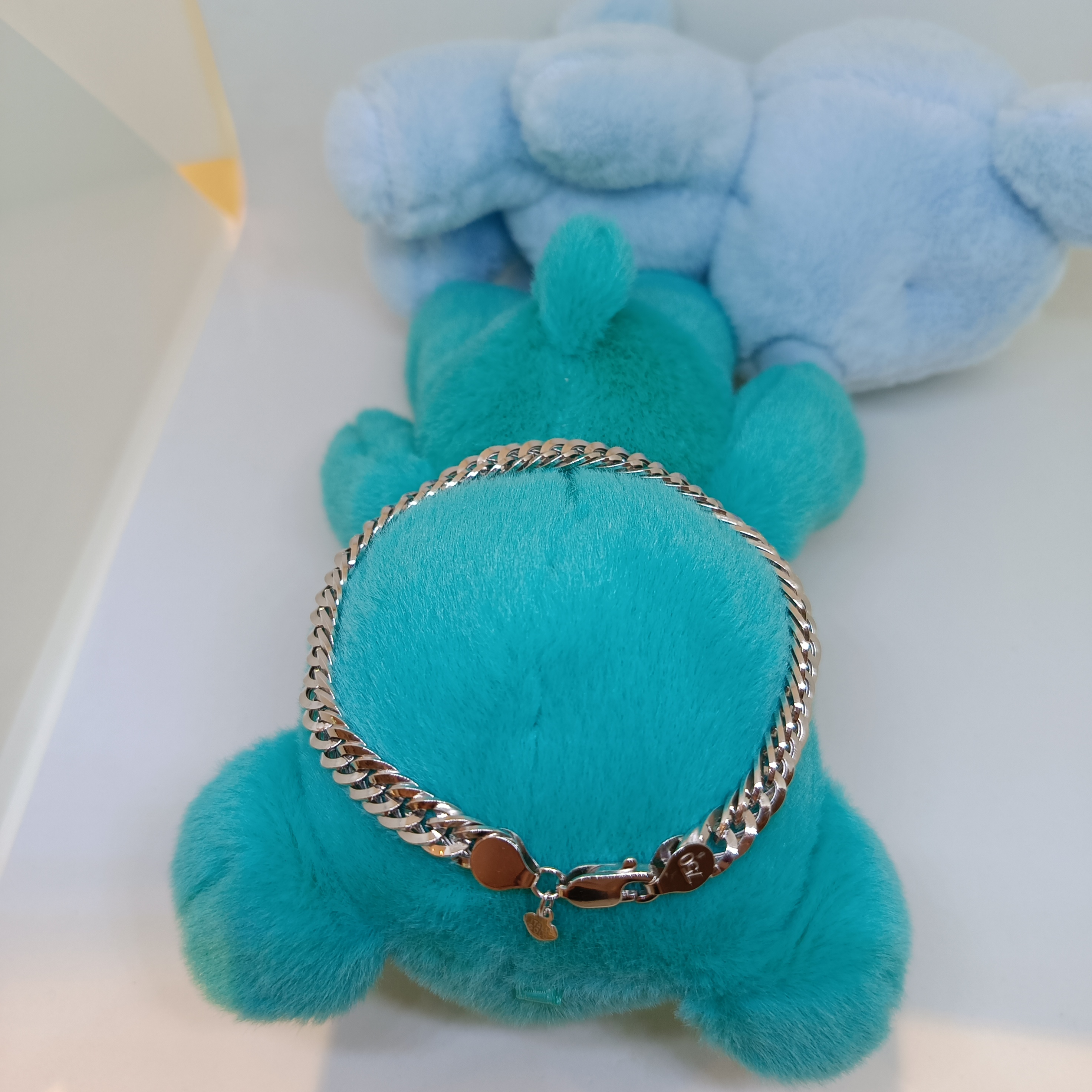 สร้อยข้อมืออิตาลี่ ลายตันรูปแบบเลสข้อมือฝรั่ง ตัวเรือนทองขาวประทับตรา 750