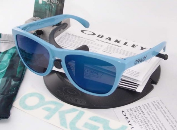 OAKLEY SPECIAL EDITION HERITAGE COLLECTION FROGSKINS Polished Blue with Ice Iridium OO9013-36