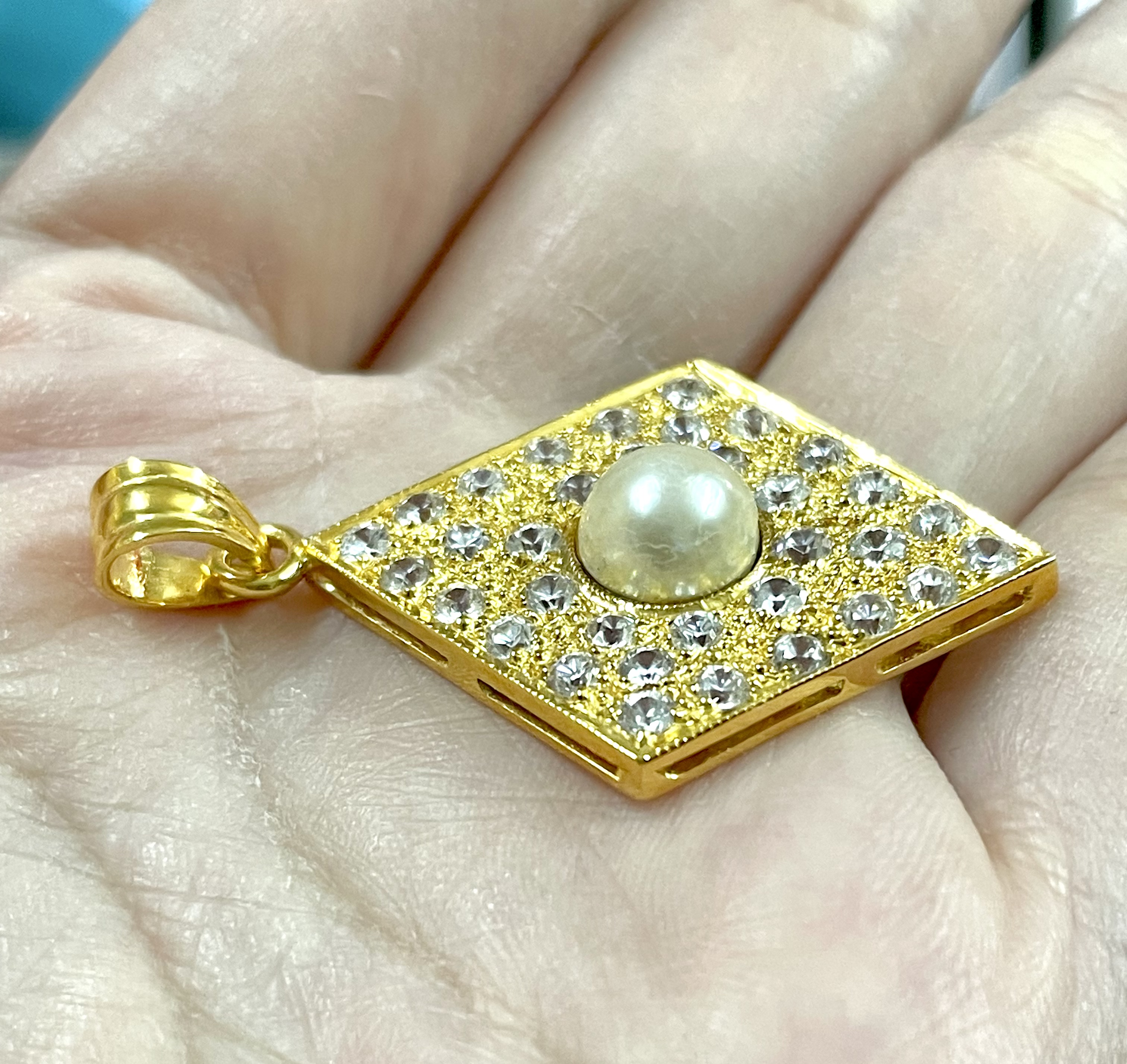 จี้มุกแท้ล้อมพลอย ทอง 90