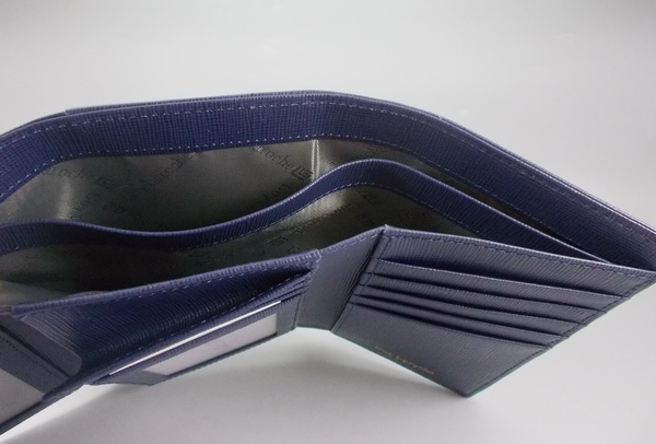 กระเป๋าสตางค์ Guy Laroche กรมท่า ใหม่ แท้