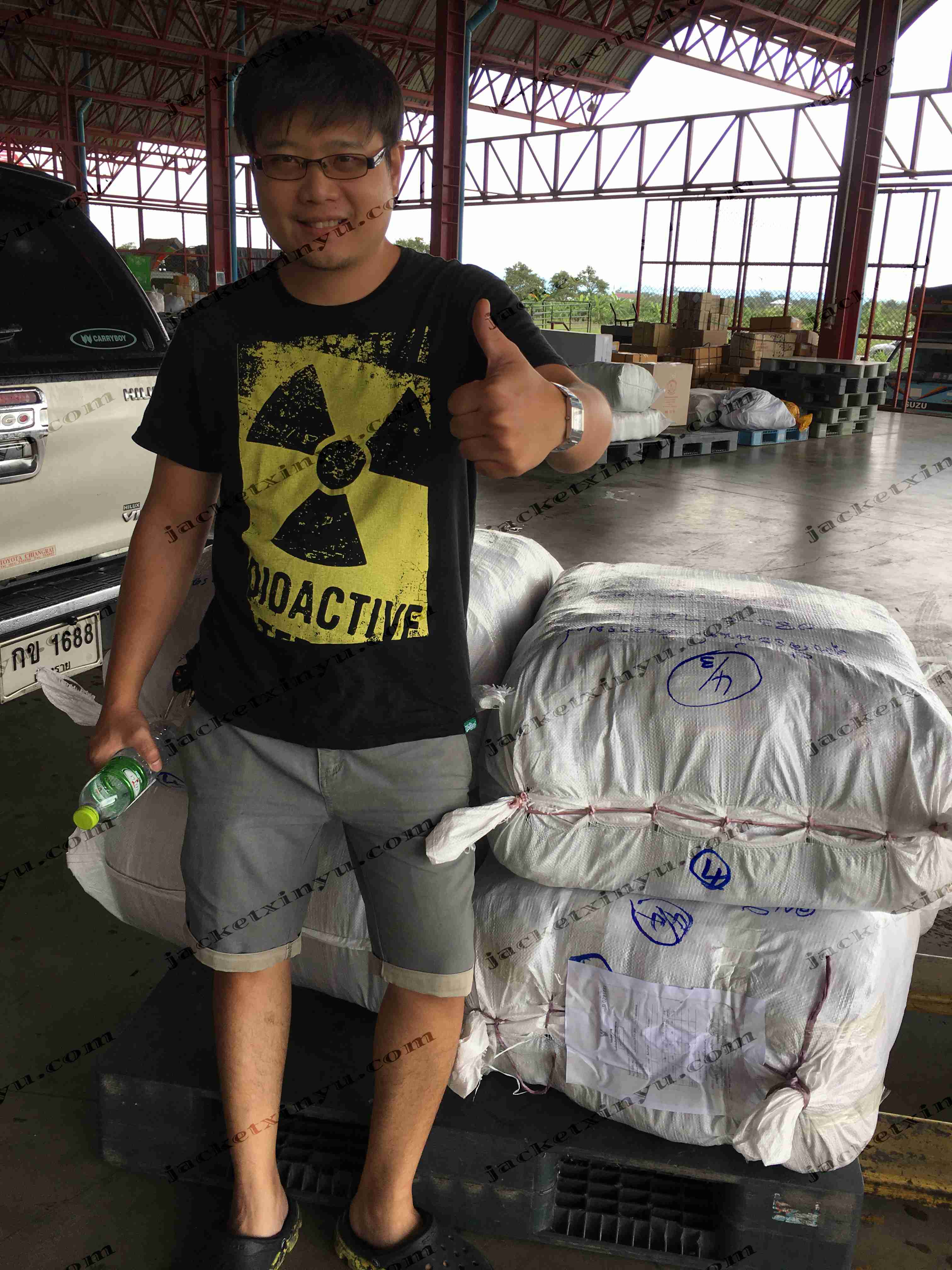 สั่งจริงส่งจริง เสื้อแจ็คเก็ต Xinyu ขายส่ง jacketxinyu.com