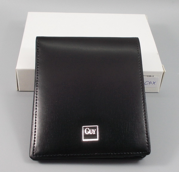กระเป๋าสตางค์ Guy Laroche ดำ ใหม่ แท้