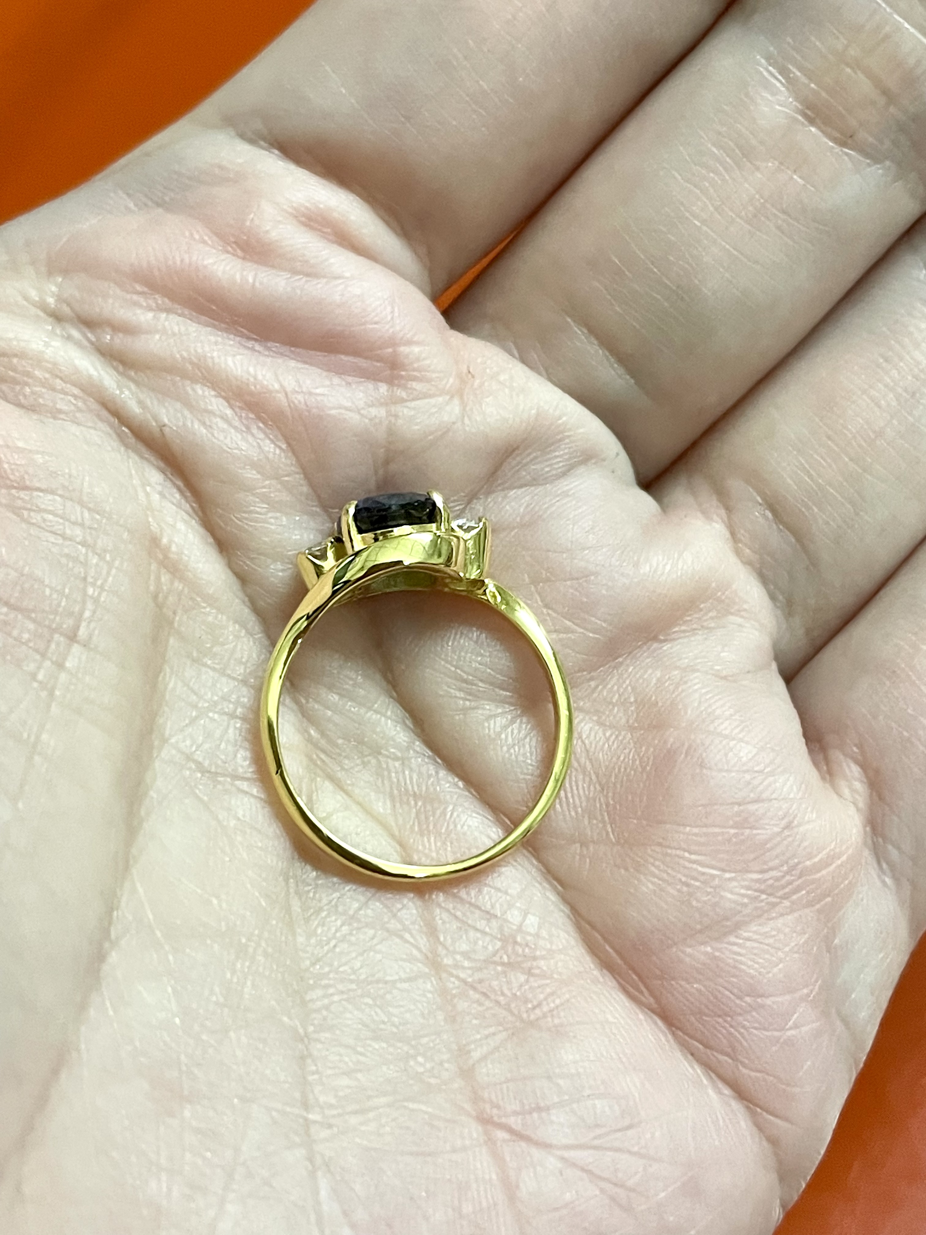 แหวนพลอยน้ำเงิน บ่าเพชรรัสเซีย ทองแท้