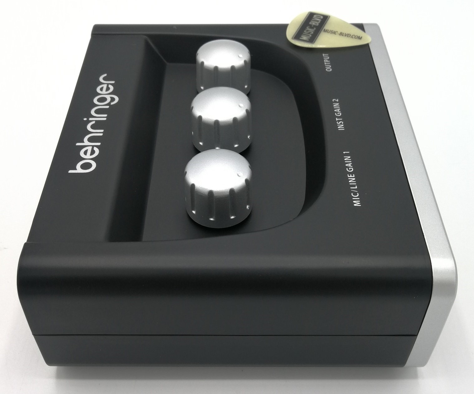 Behringer U-Phoria UM2