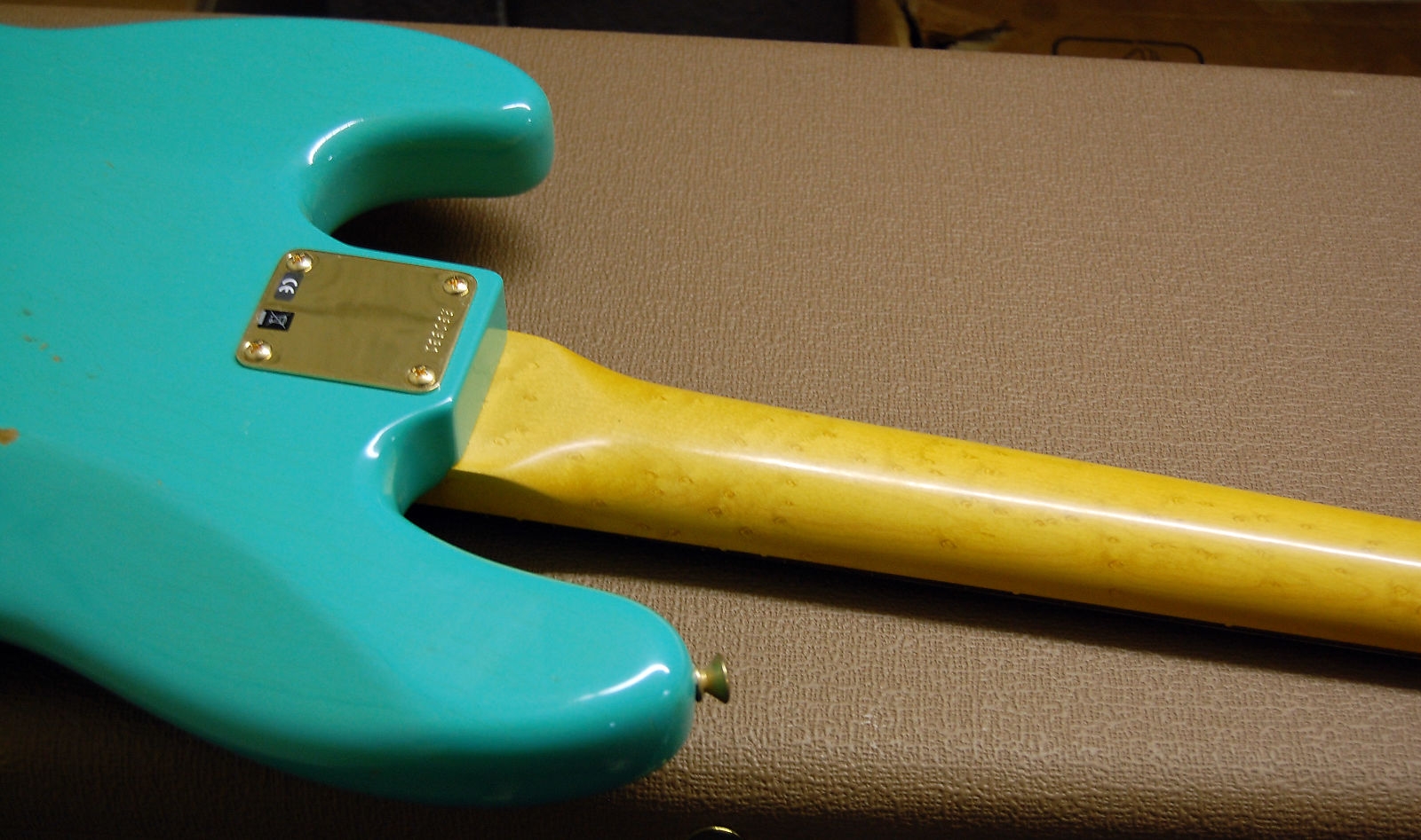 Fender Custom Shop 60 Jazz Bass Relic 2016 Aged Seafoam Green Matching Peg Head Gold Hardware Birdseye Neck