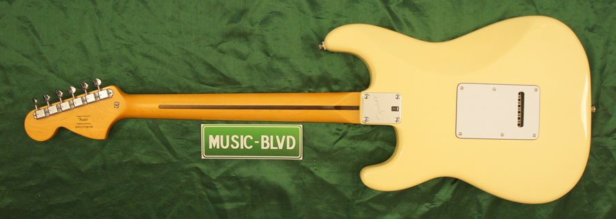 Squier Vintage Modified Stratocaster '70s Electric Guitar Vintage White Rosewood Fretboard