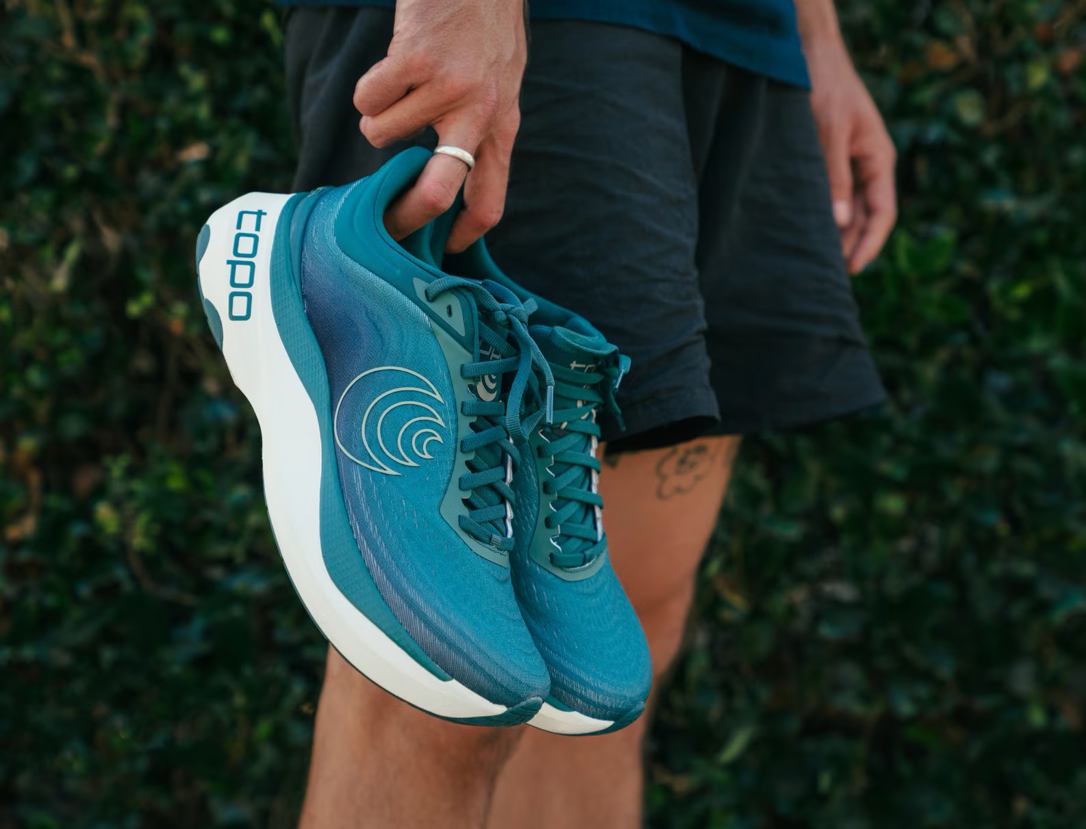 Topo Athletic Aura - Men All color