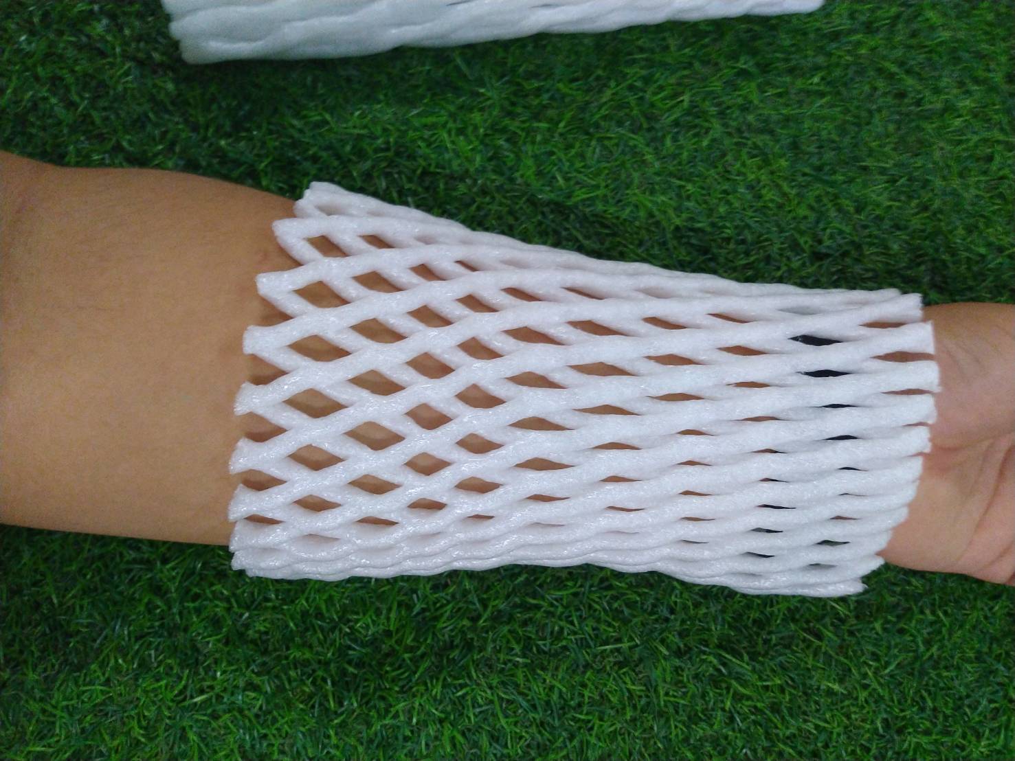 โฟมตาข่าย ห่อผลไม้กันกระแทกขนาด20ซม.20ชิ้น/ห่อ