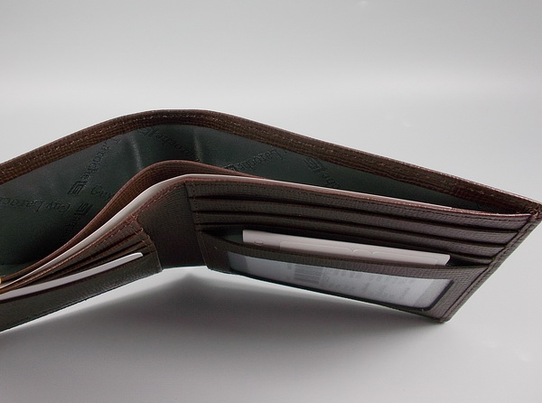 กระเป๋าสตางค์ Guy Laroche น้ำตาลเข้ม ใหม่ แท้